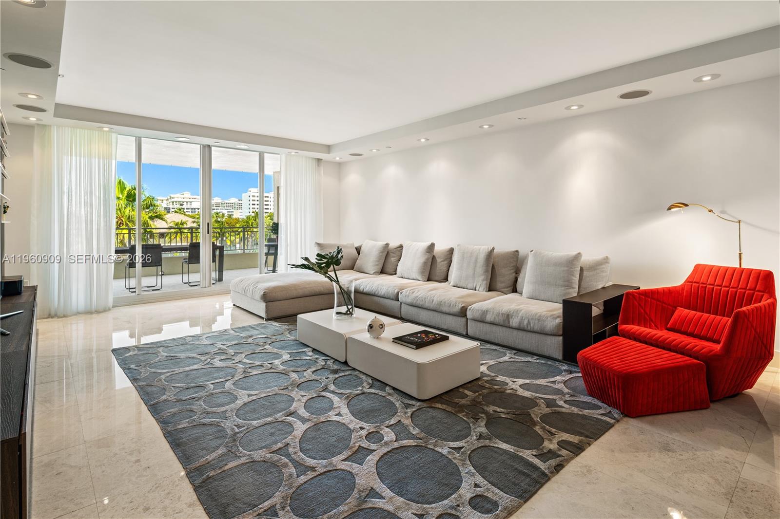 765 Crandon Blvd #306 Key Biscayne, FL 33149