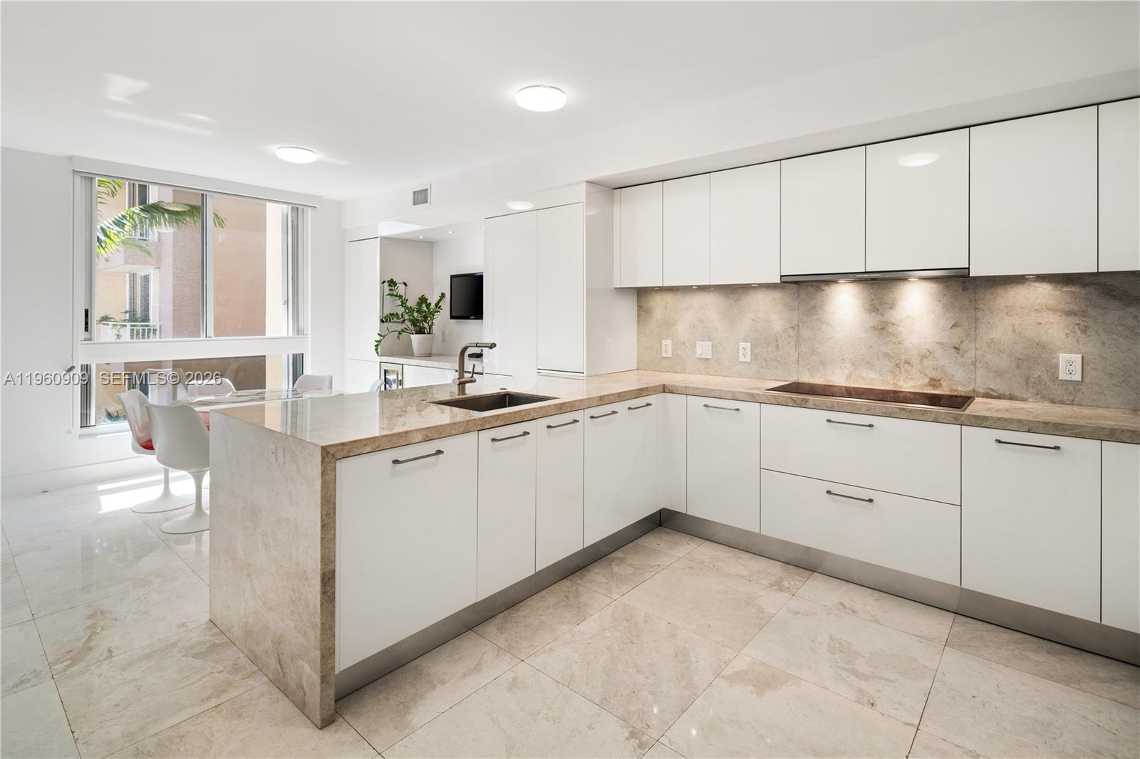 765 Crandon Blvd #306 Key Biscayne, FL 33149