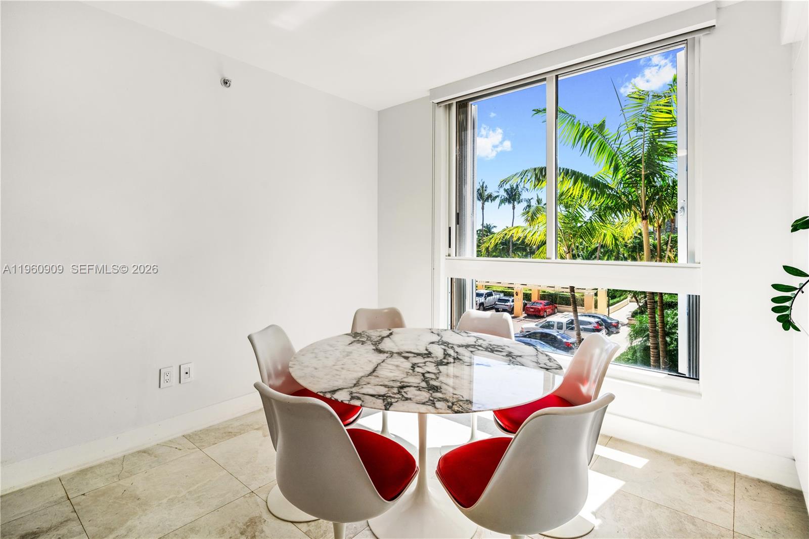765 Crandon Blvd #306 Key Biscayne, FL 33149