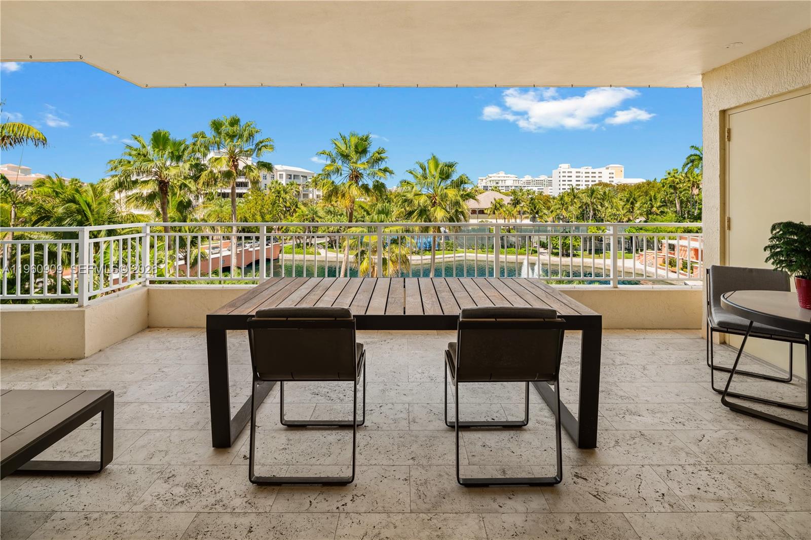 765 Crandon Blvd #306 Key Biscayne, FL 33149