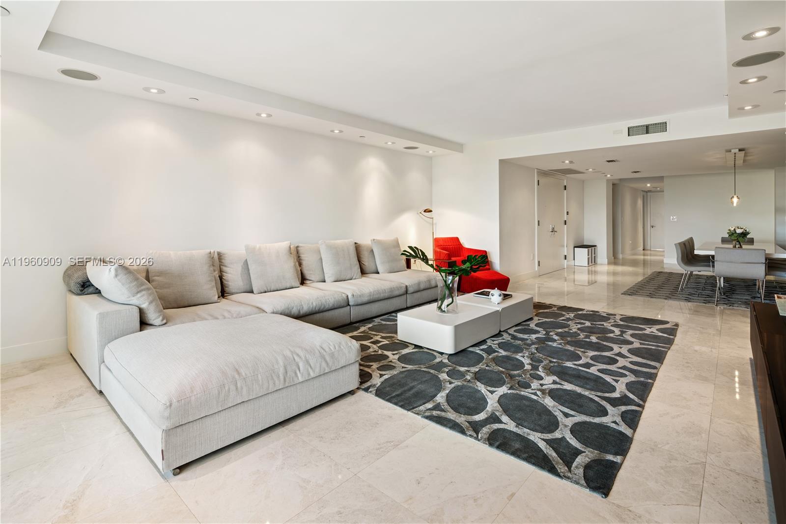 765 Crandon Blvd #306 Key Biscayne, FL 33149