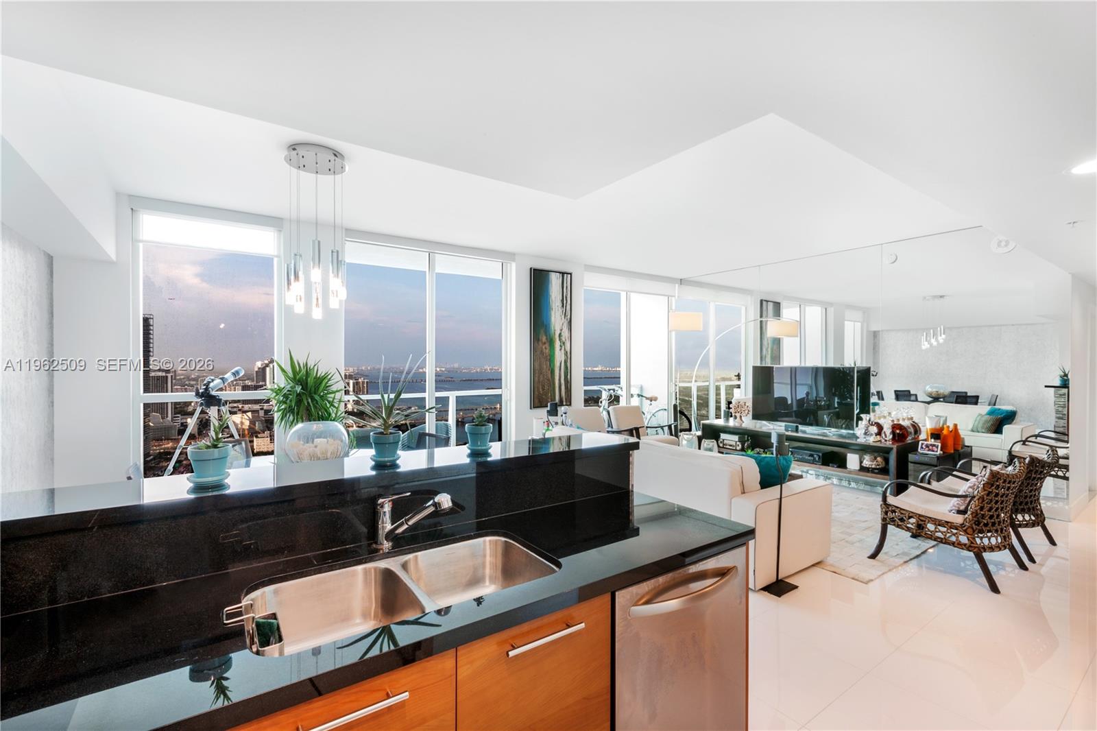 image Vizcayne North9