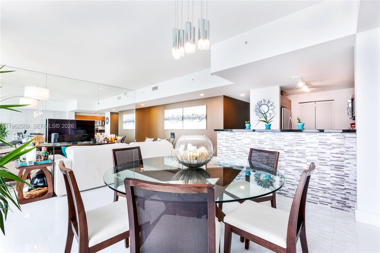 image Vizcayne North7