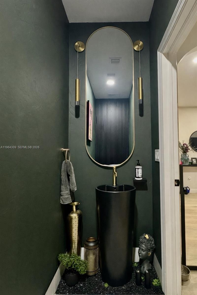 9011 SW 227th St #7 Cutler Bay, FL 33190