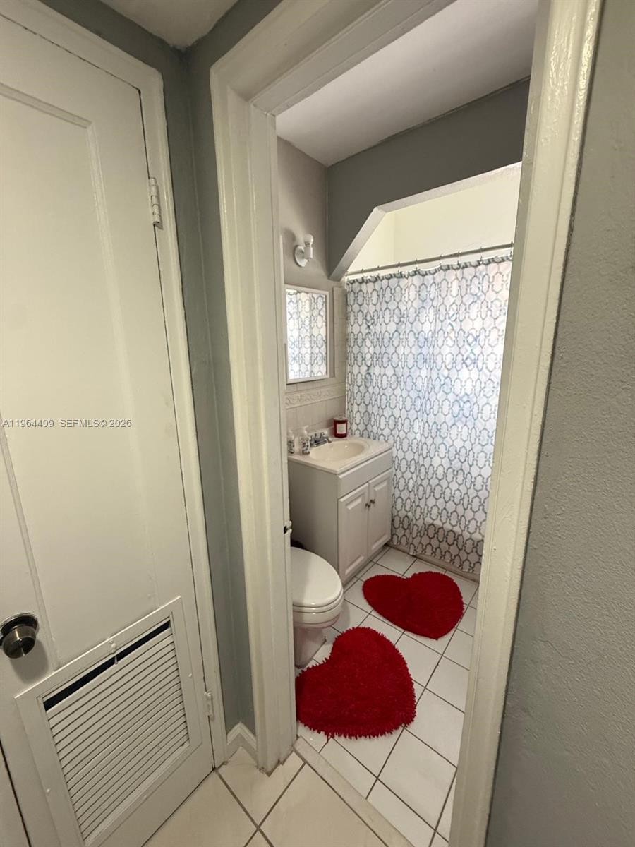 3411 SW 11th St #3B Miami, FL 33135