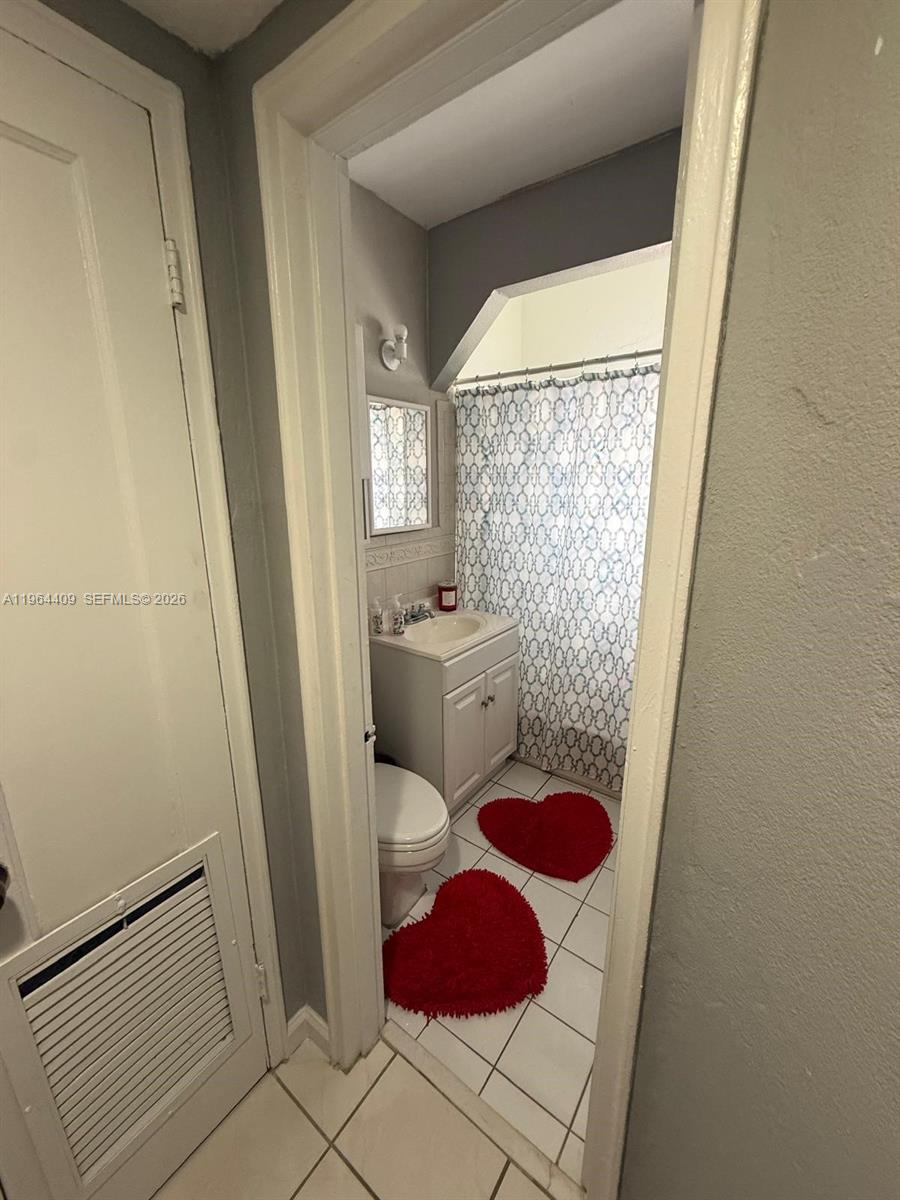 3411 SW 11th St #3B Miami, FL 33135