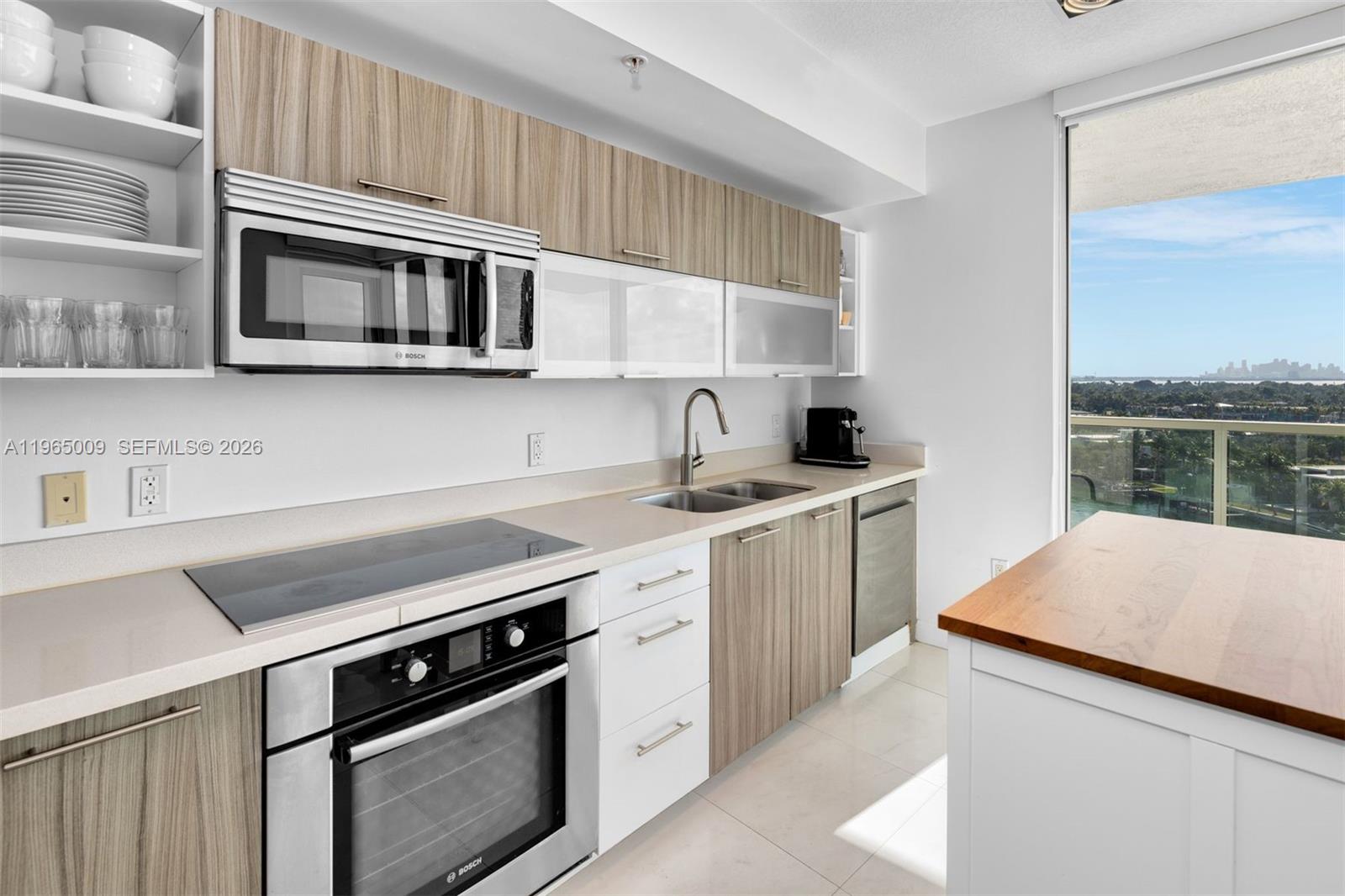 6700 Indian Crk Dr #1207 Miami Beach, FL 33141