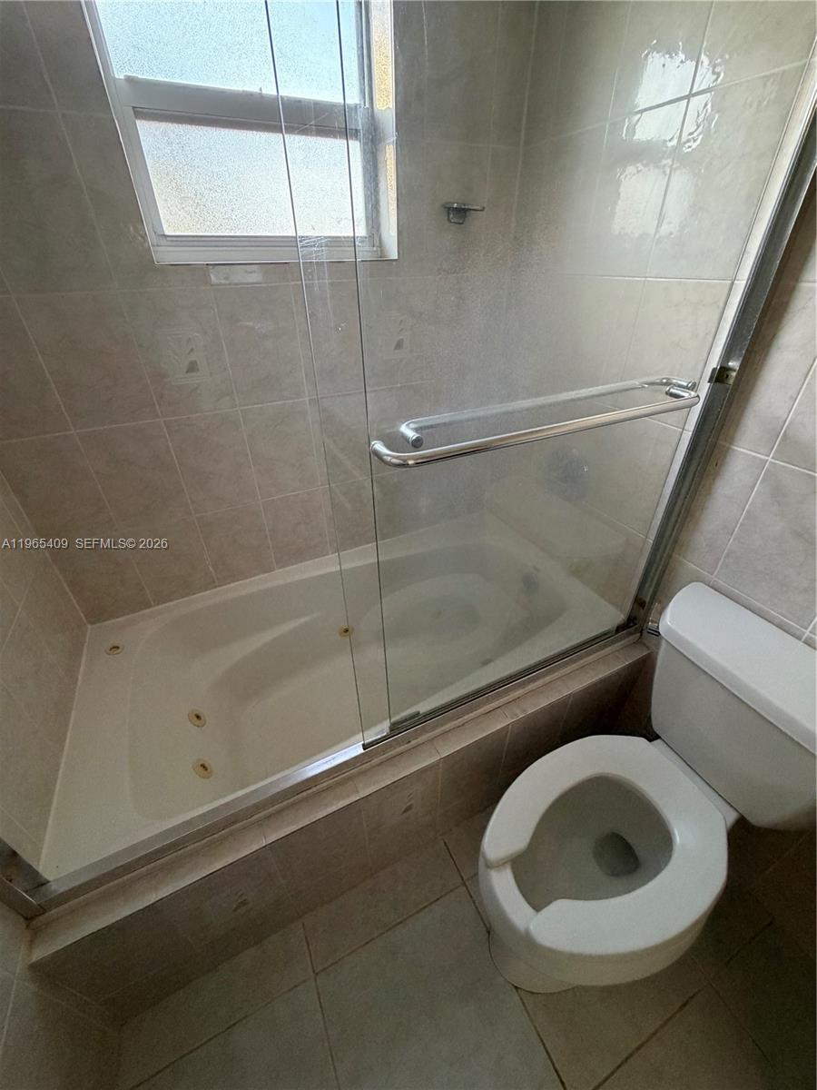 1830 Dixieanna St #406 Hollywood, FL 33020