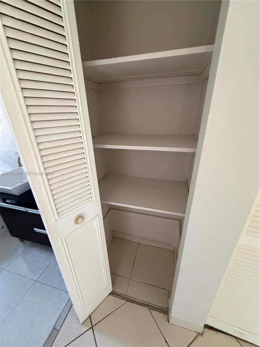 1830 Dixieanna St #406 Hollywood, FL 33020