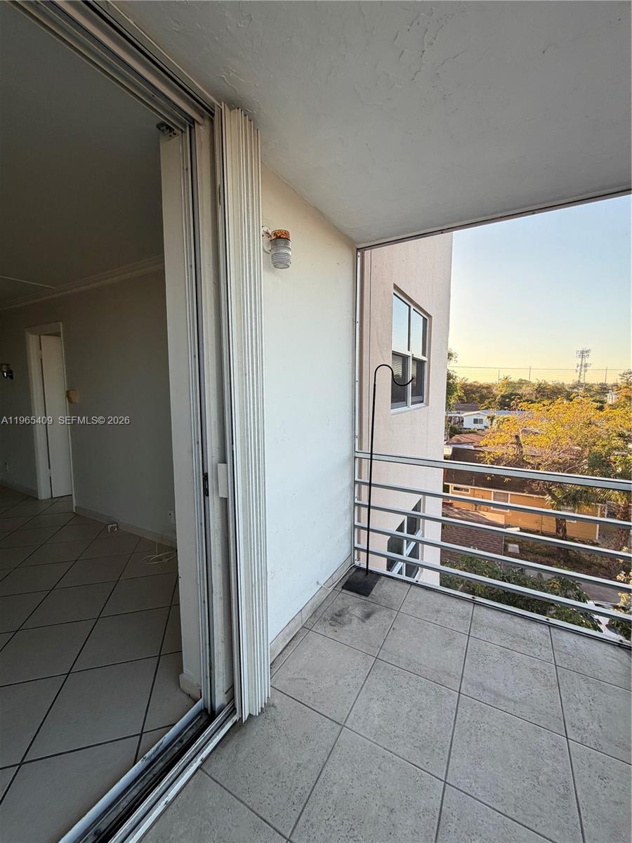 1830 Dixieanna St #406 Hollywood, FL 33020