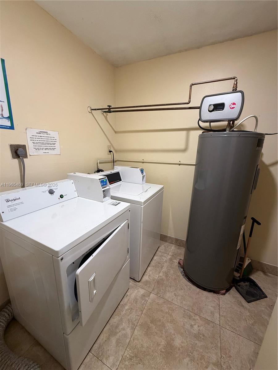 1830 Dixieanna St #406 Hollywood, FL 33020