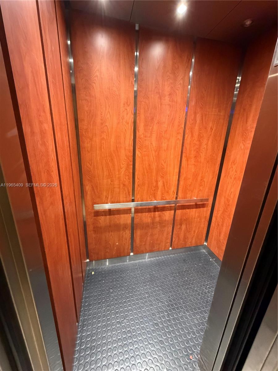 1830 Dixieanna St #406 Hollywood, FL 33020