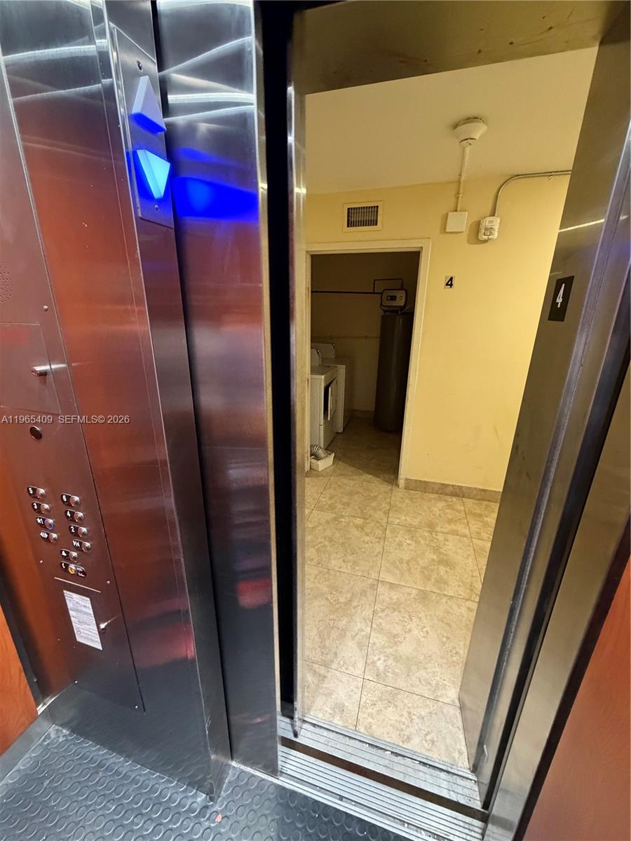 1830 Dixieanna St #406 Hollywood, FL 33020