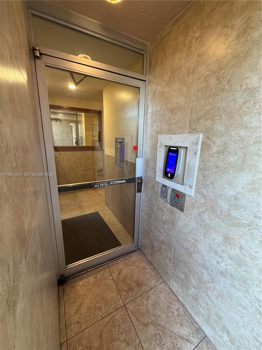 1830 Dixieanna St #406 Hollywood, FL 33020