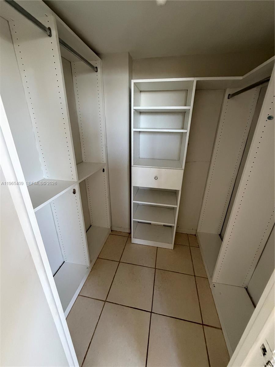 1830 Dixieanna St #406 Hollywood, FL 33020