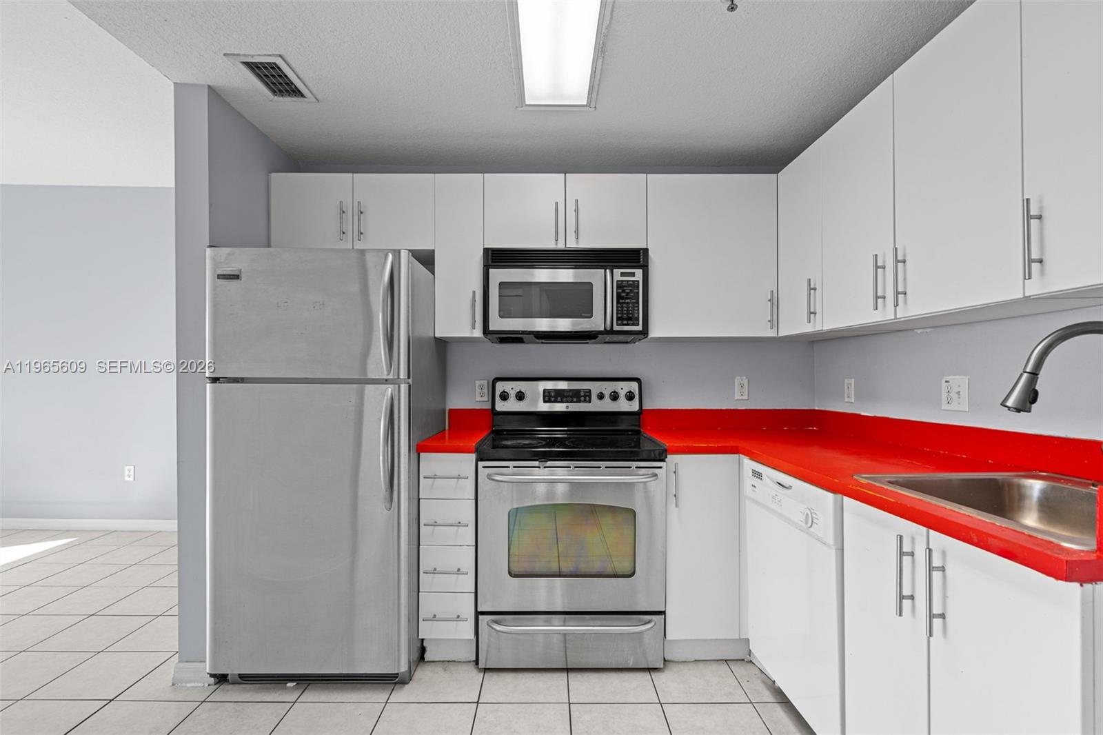 3410 Coral Way #904 Miami, FL 33145