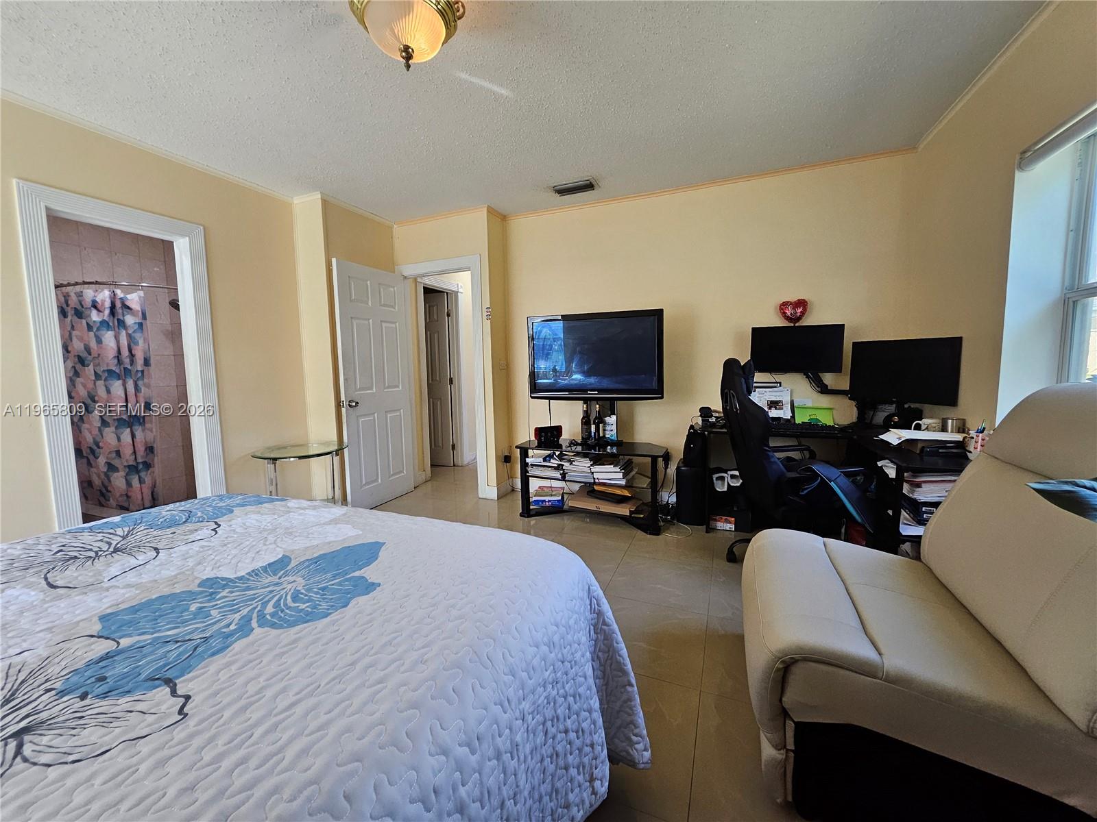 1232 NE 181st St North Miami Beach, FL 33162