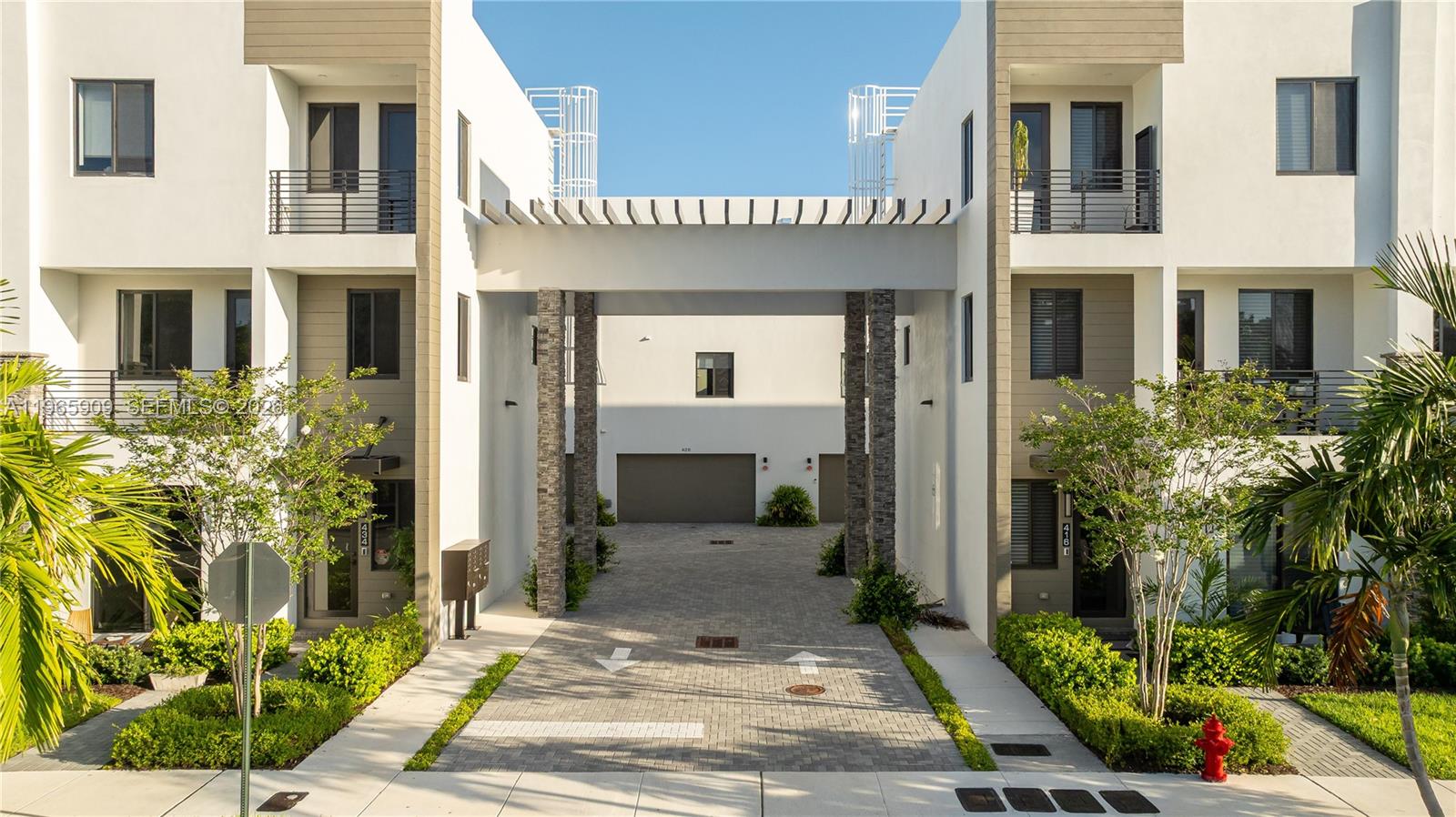 436 SE 12th Ct Fort Lauderdale, FL 33316