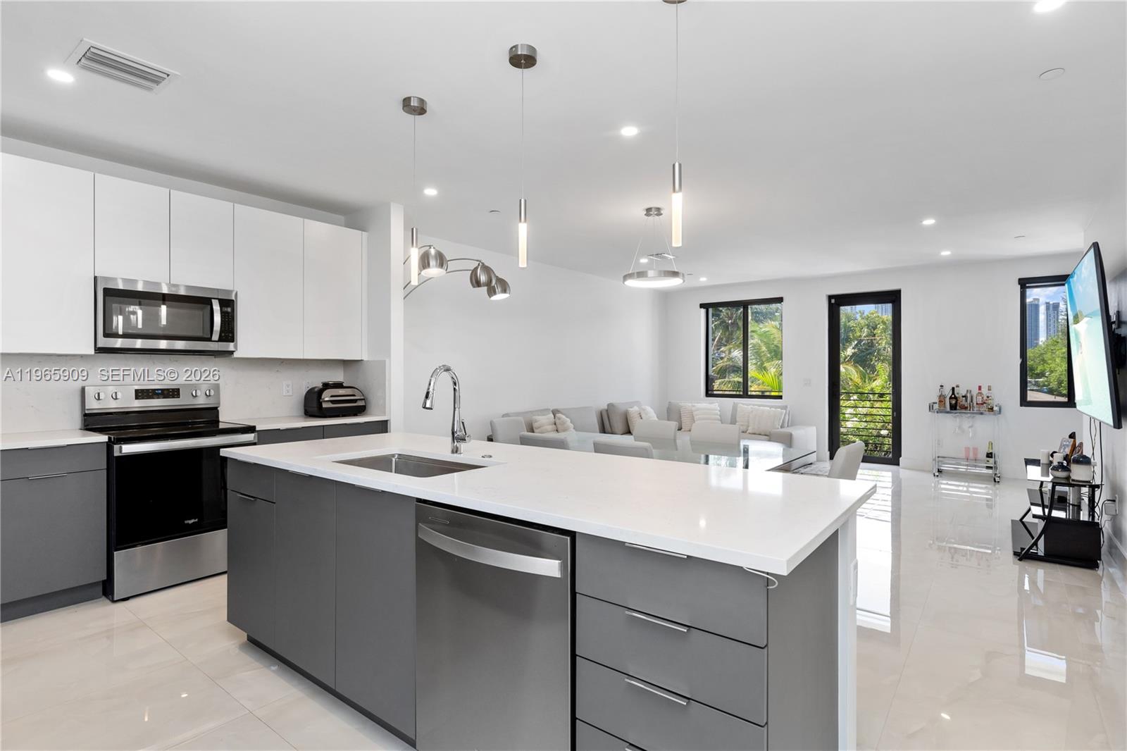 436 SE 12th Ct Fort Lauderdale, FL 33316