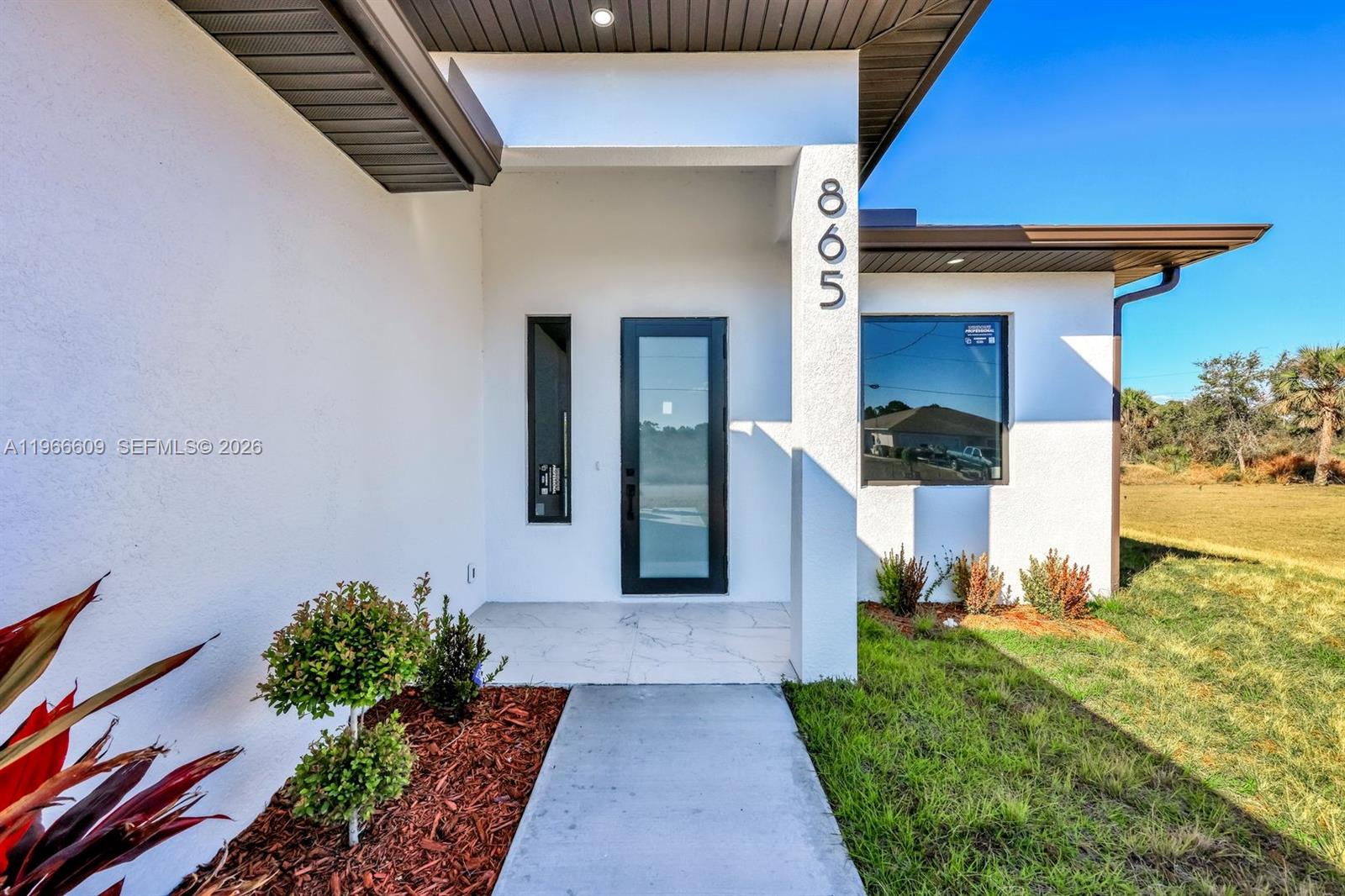 865 Chipley St E Lehigh Acres, FL 33974