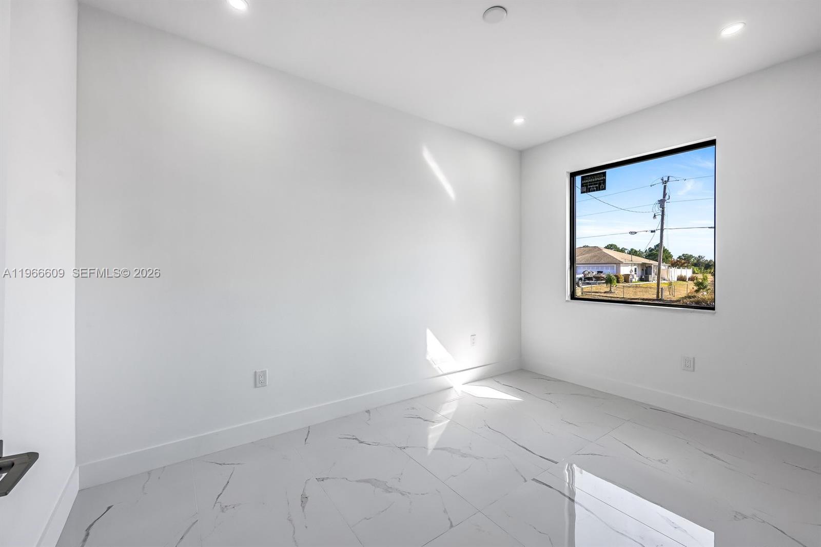 865 Chipley St E Lehigh Acres, FL 33974