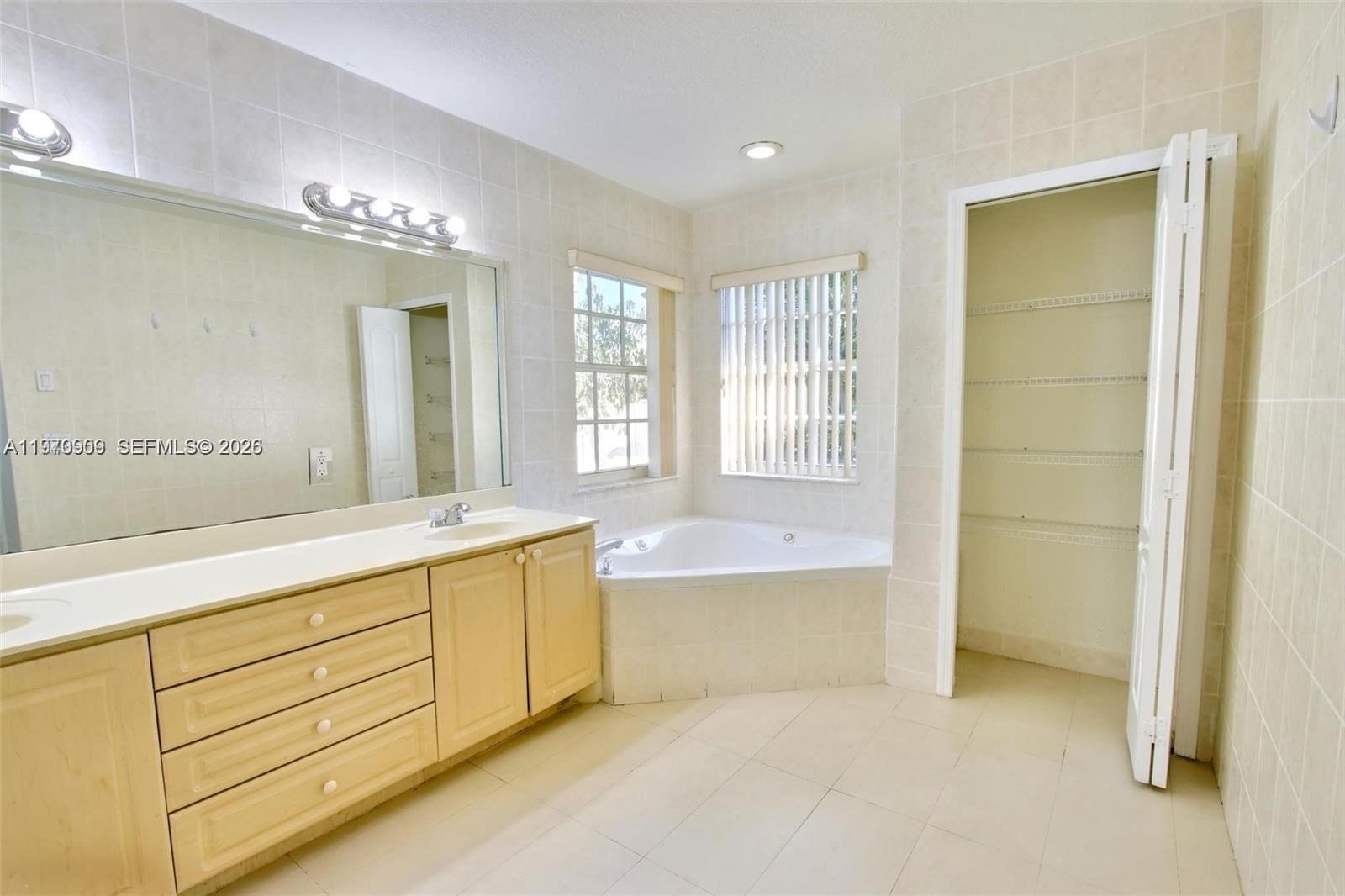 421 NW 136th Ave #421 Miami, FL 33182