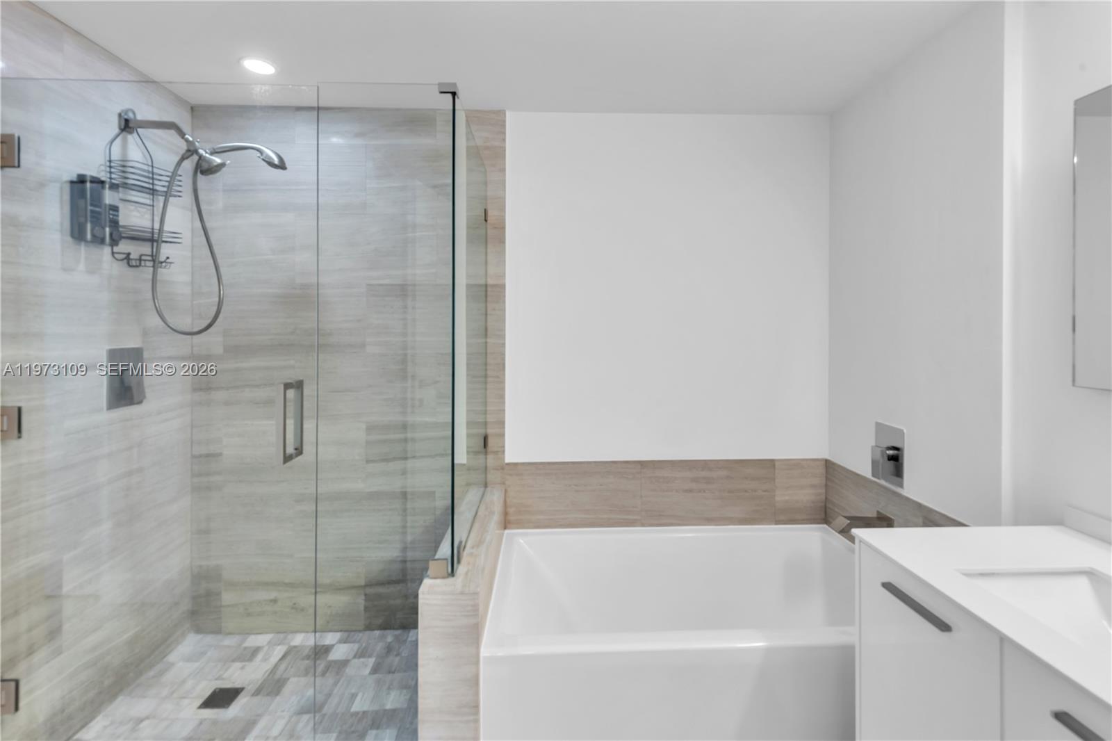 1300 Brickell Bay Dr #903 Miami, FL 33131