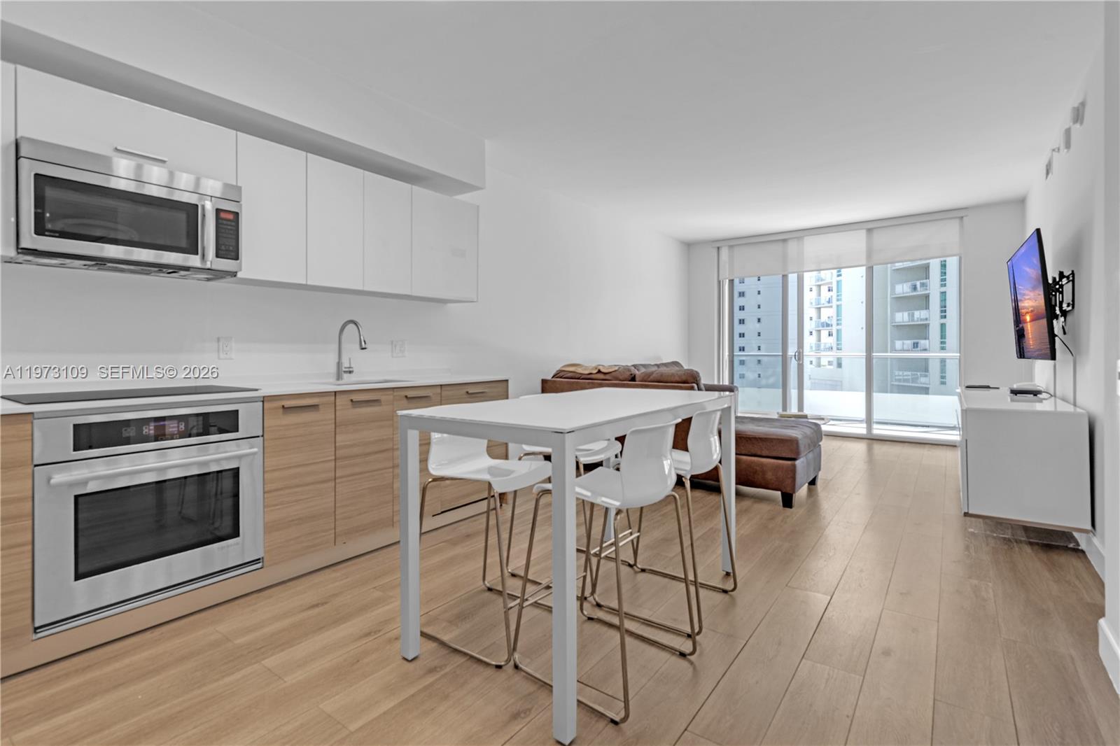 1300 Brickell Bay Dr #903 Miami, FL 33131