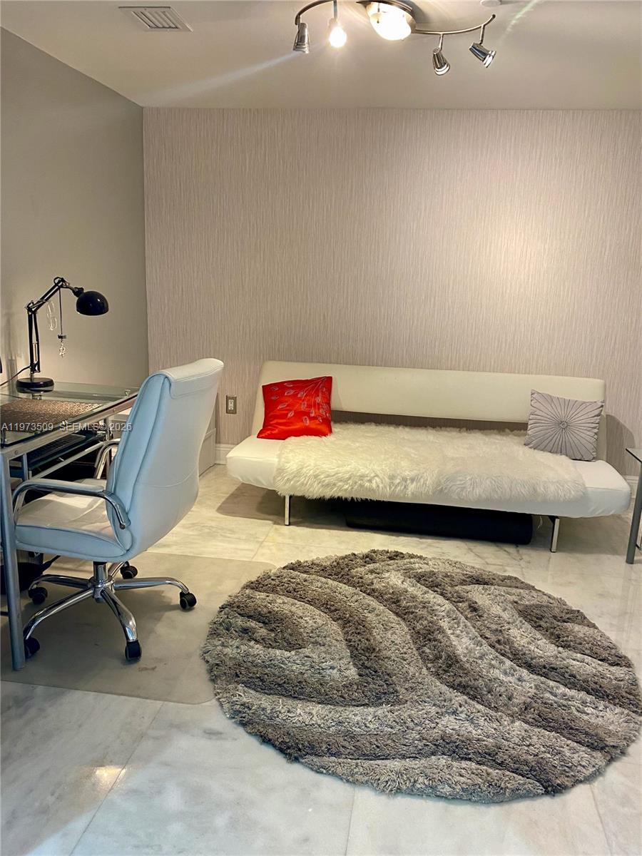 1800 Ocean Dr #1408 Hallandale Beach, FL 33009