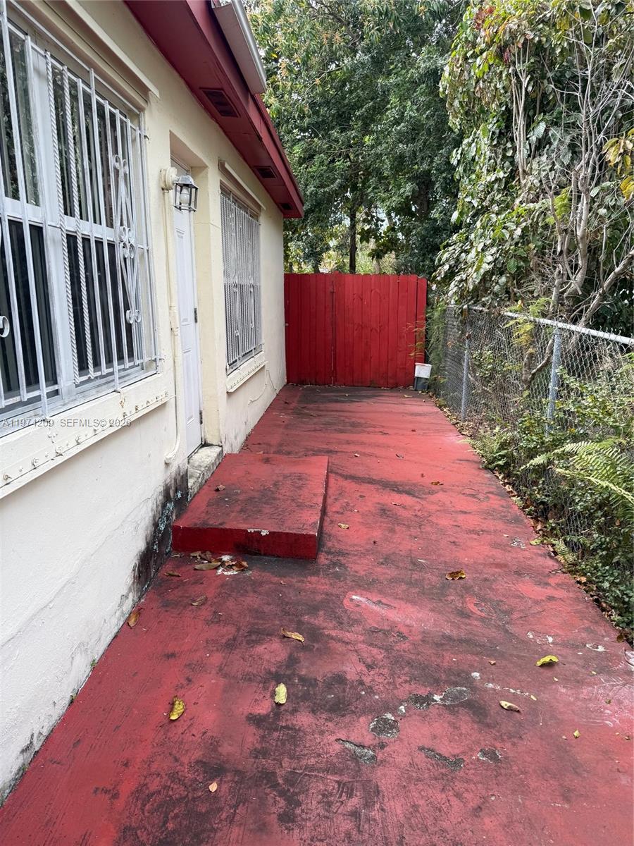 130 NW 124th St North Miami, FL 33168