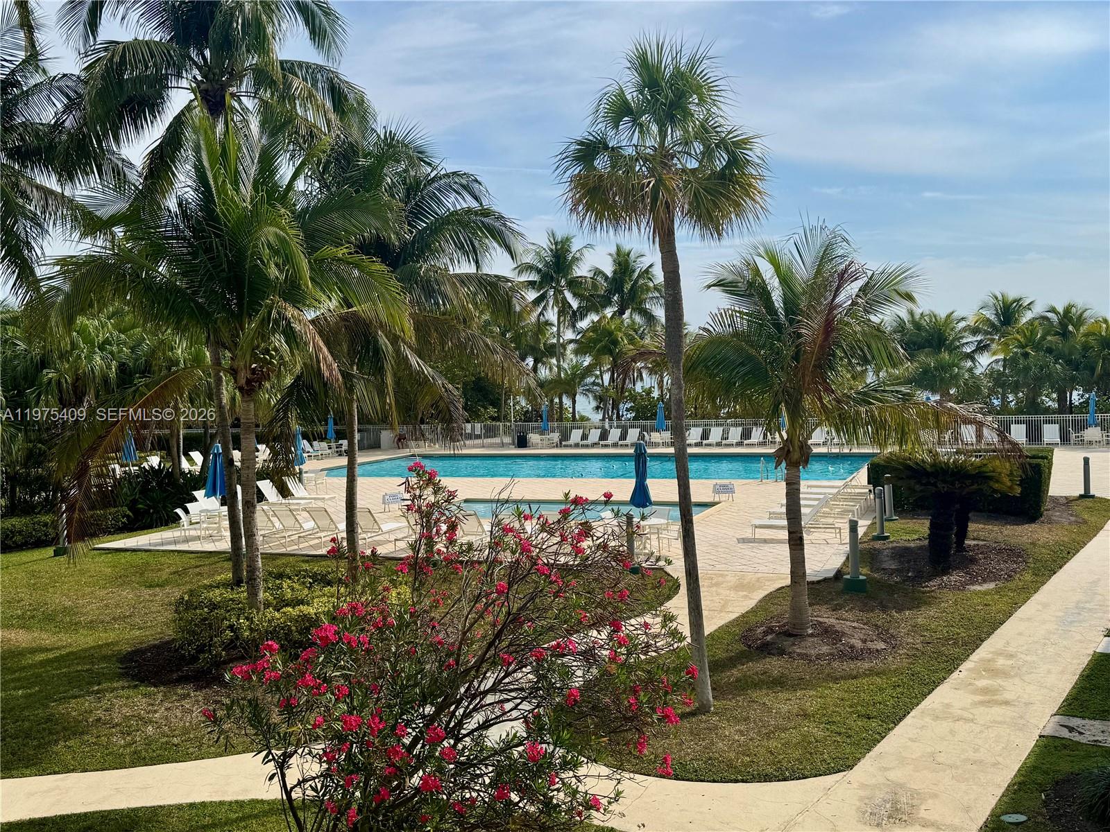 881 Ocean Dr #TH7 Key Biscayne, FL 33149