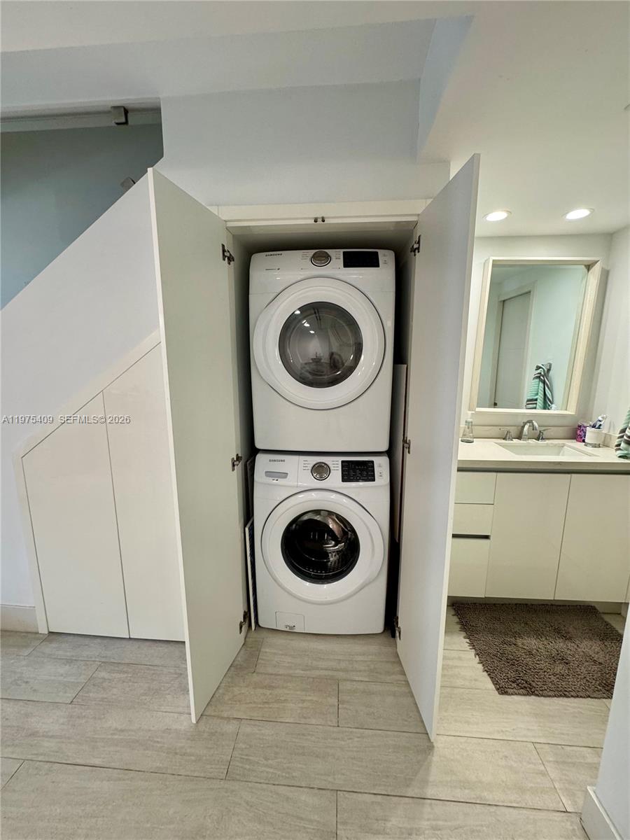 881 Ocean Dr #TH7 Key Biscayne, FL 33149