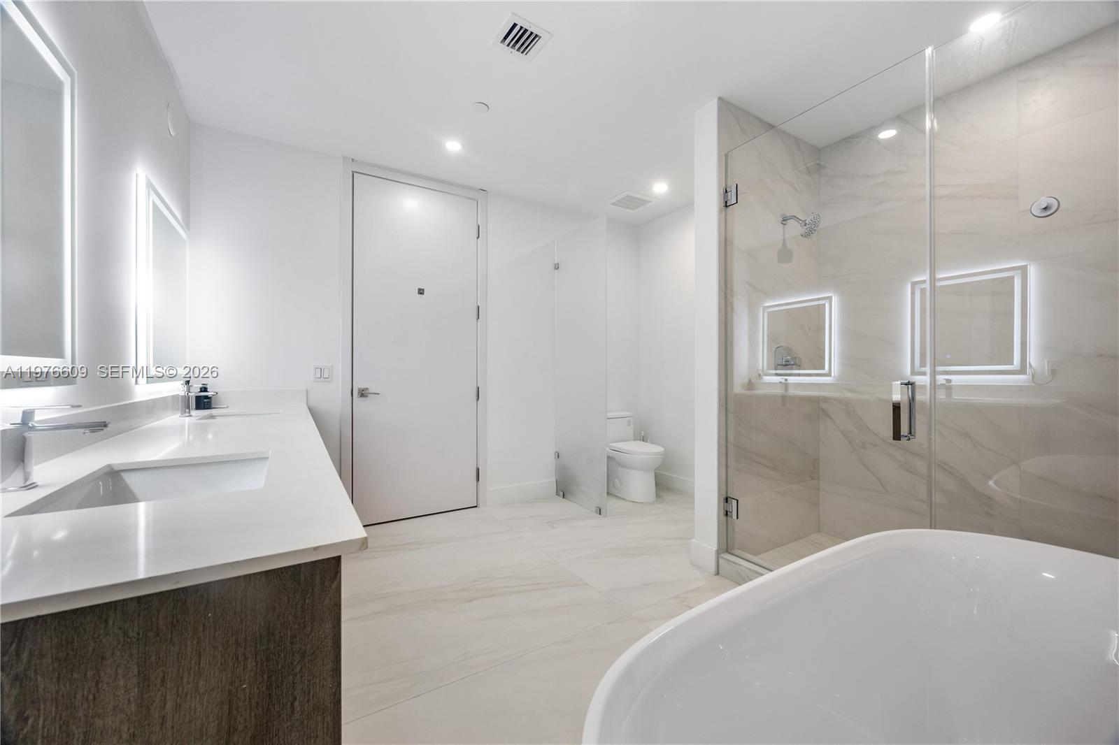 17550 Collins Ave #502 Sunny Isles Beach, FL 33160