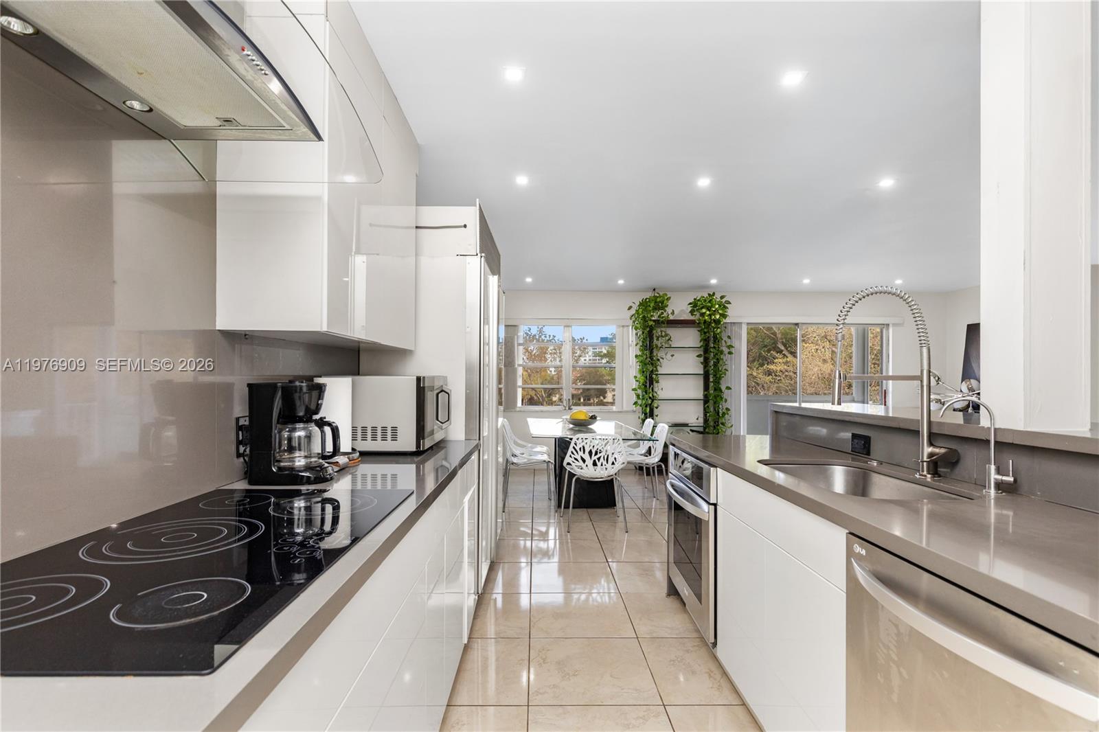 1400 N Tallwood Ave #306