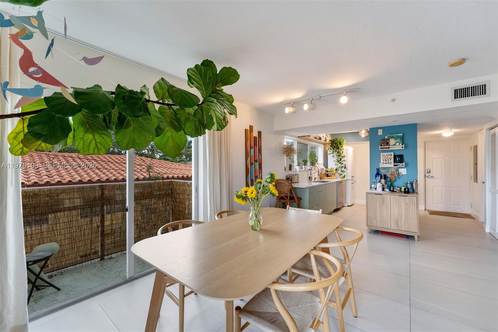 630 85th St #205 Miami Beach, FL 33141