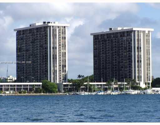 1901 Brickell Ave #B604