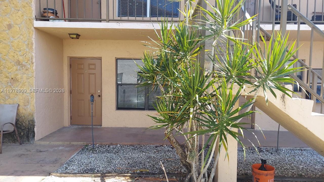 2240 Van Buren St #B1