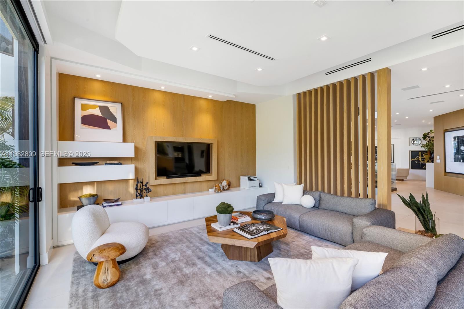 1755 Fairhaven Pl Miami, FL 33133