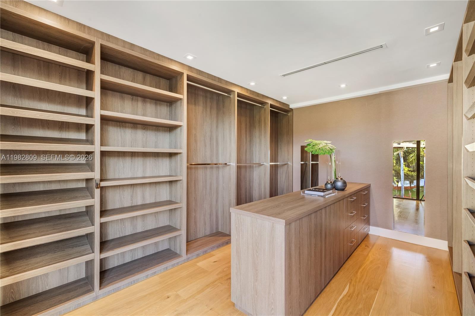 1755 Fairhaven Pl Miami, FL 33133