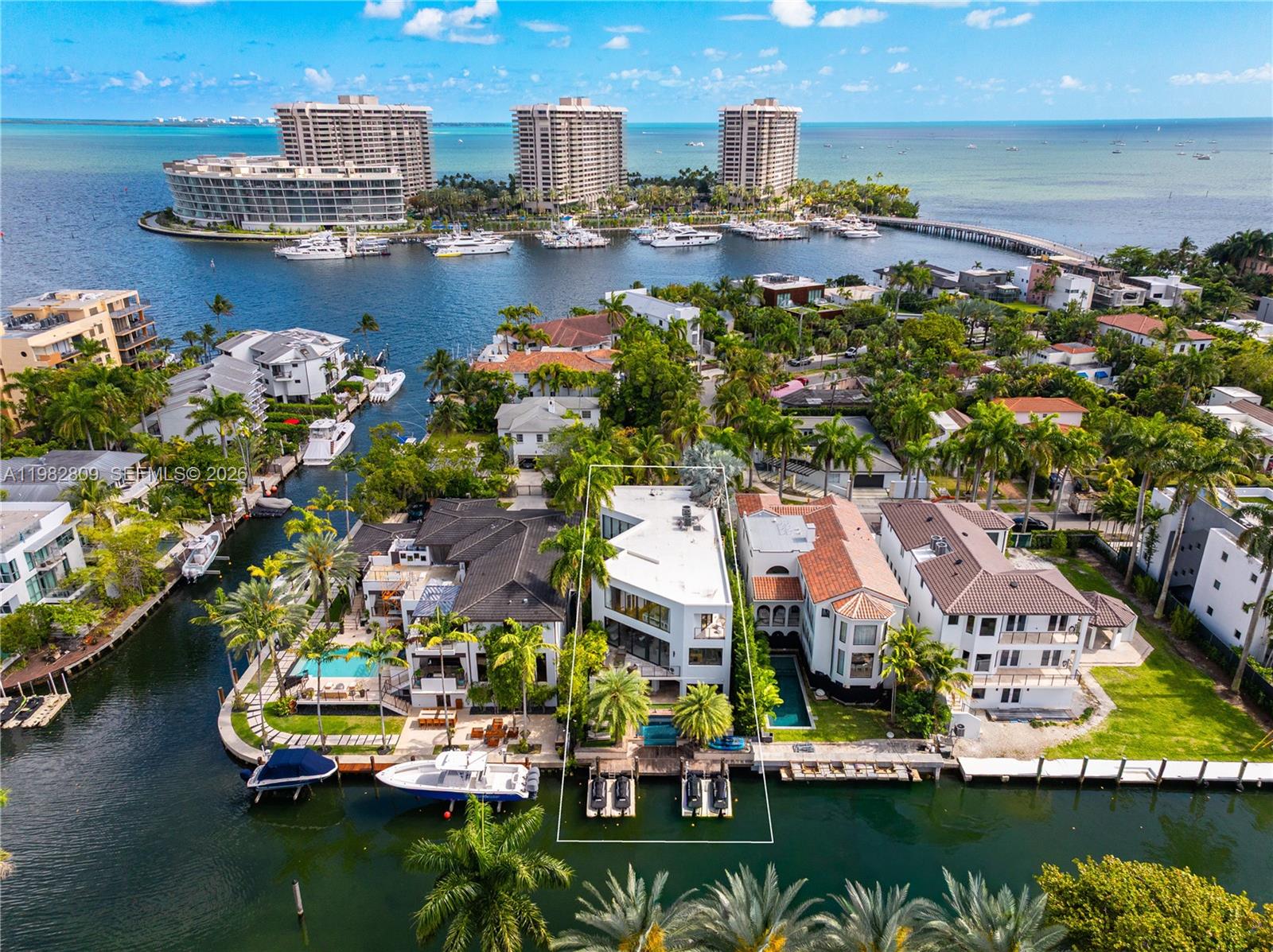 1755 Fairhaven Pl Miami, FL 33133