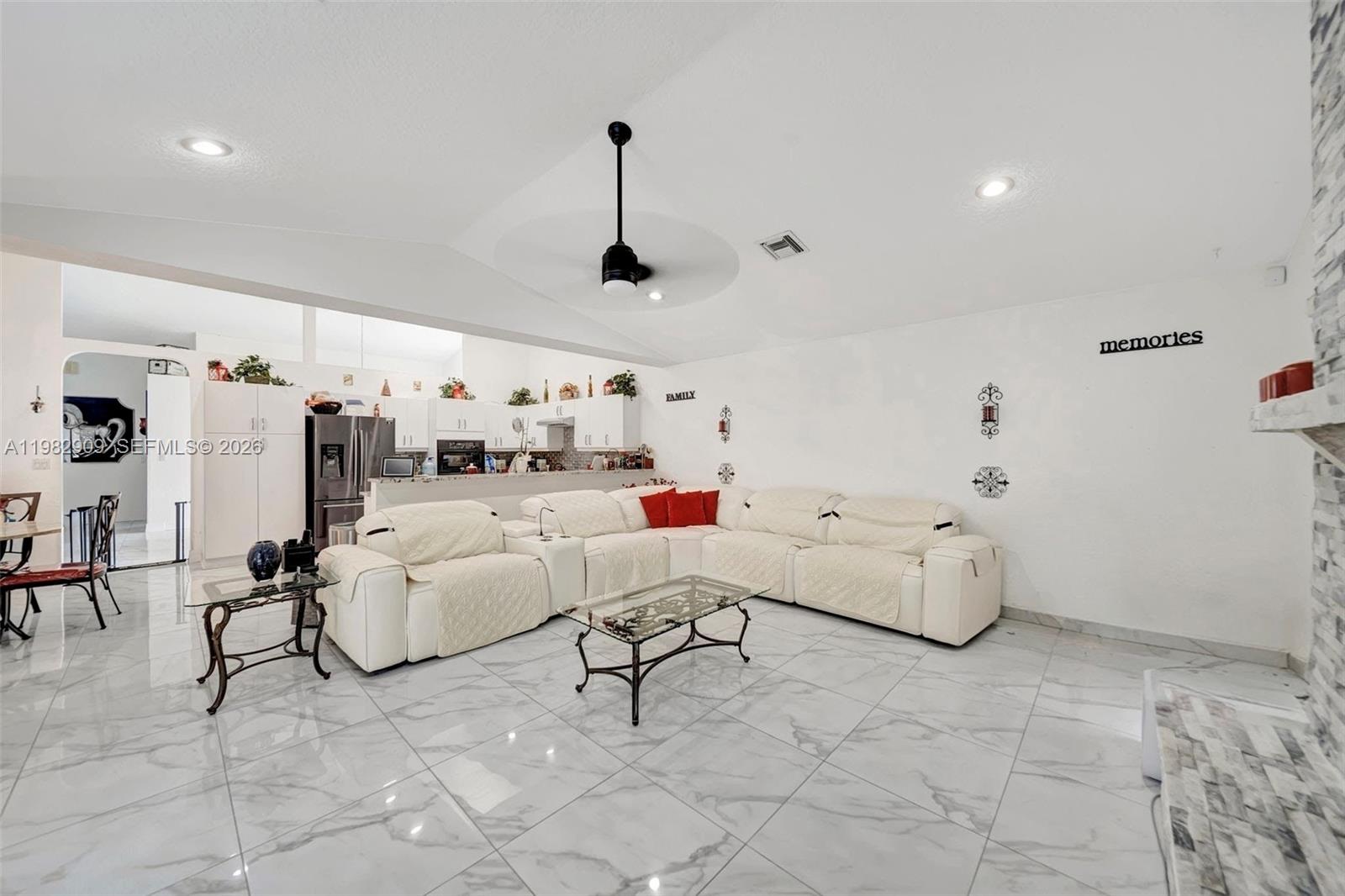 106 SW 85th Ter Coral Springs, FL 33071