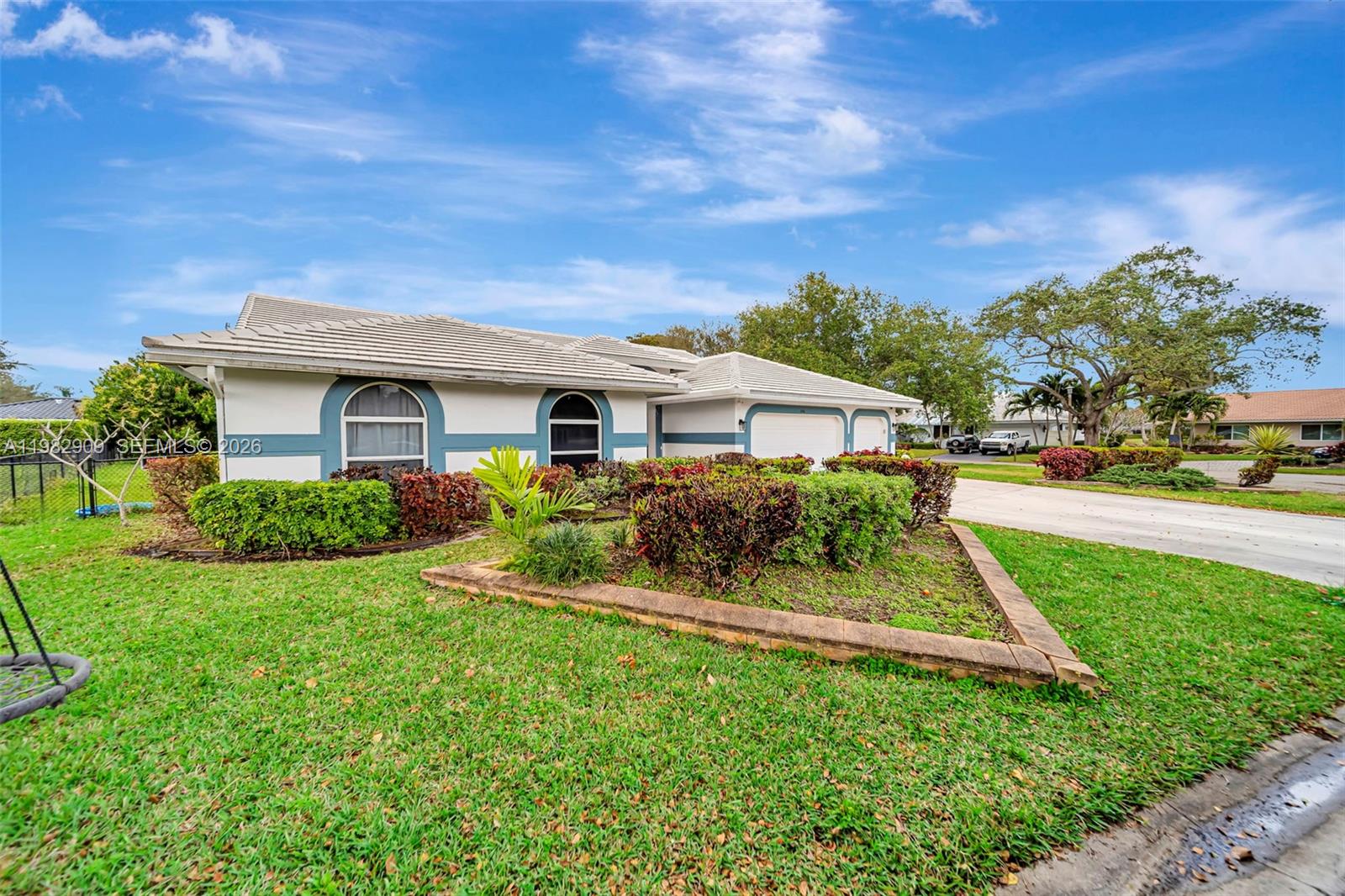 106 SW 85th Ter Coral Springs, FL 33071