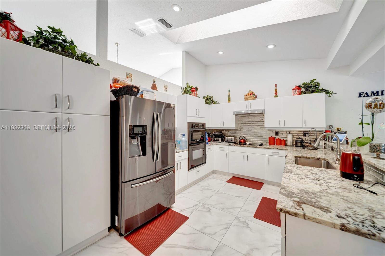 106 SW 85th Ter Coral Springs, FL 33071