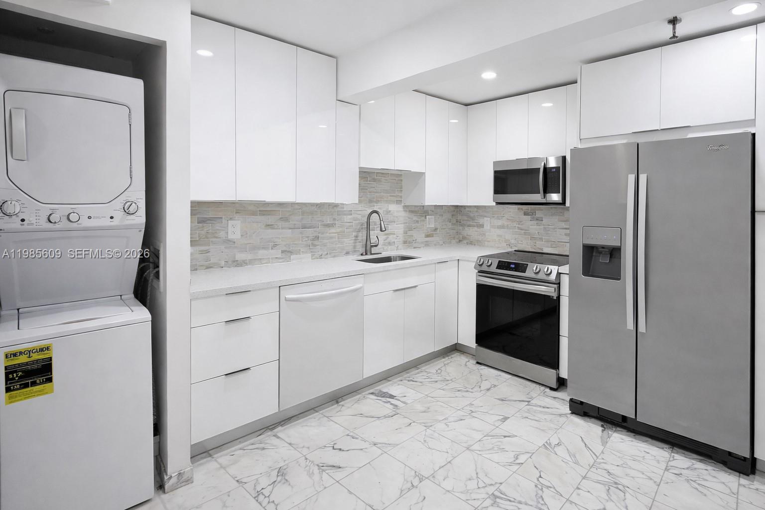 image Winston Towers 7009