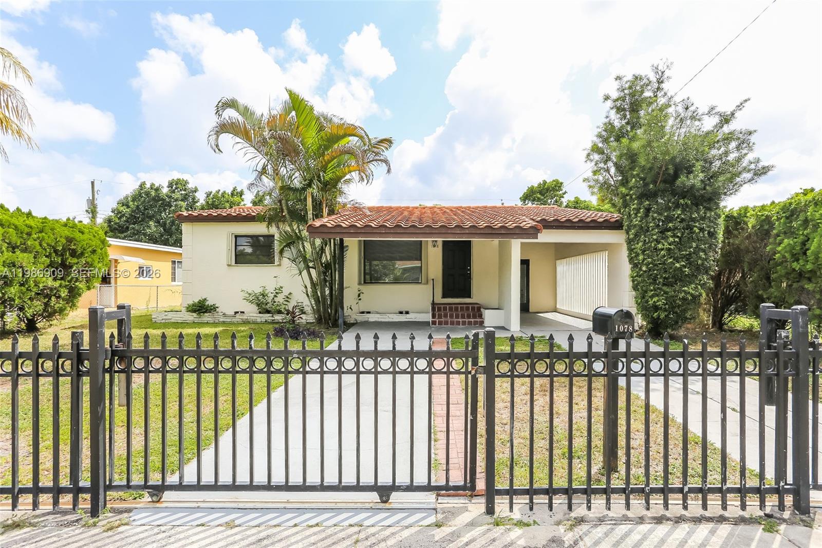 1078 NE 157th St North Miami Beach, FL 33162