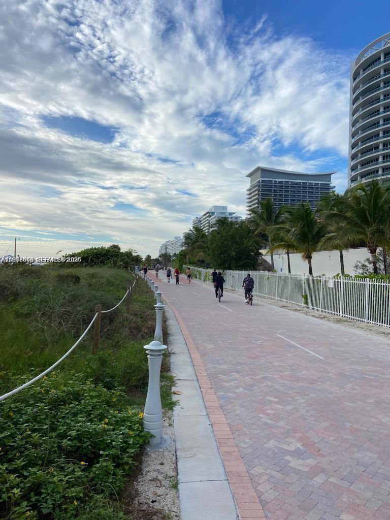 6039 Collins Ave #1710 Miami Beach, FL 33140