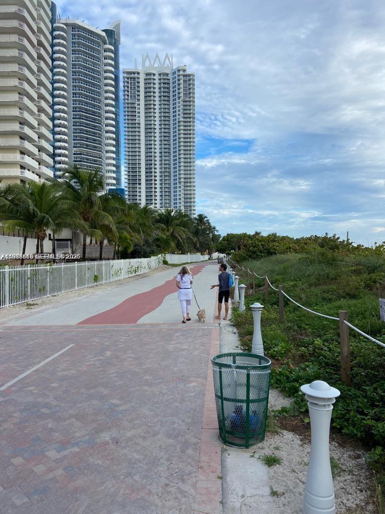 6039 Collins Ave #1710 Miami Beach, FL 33140