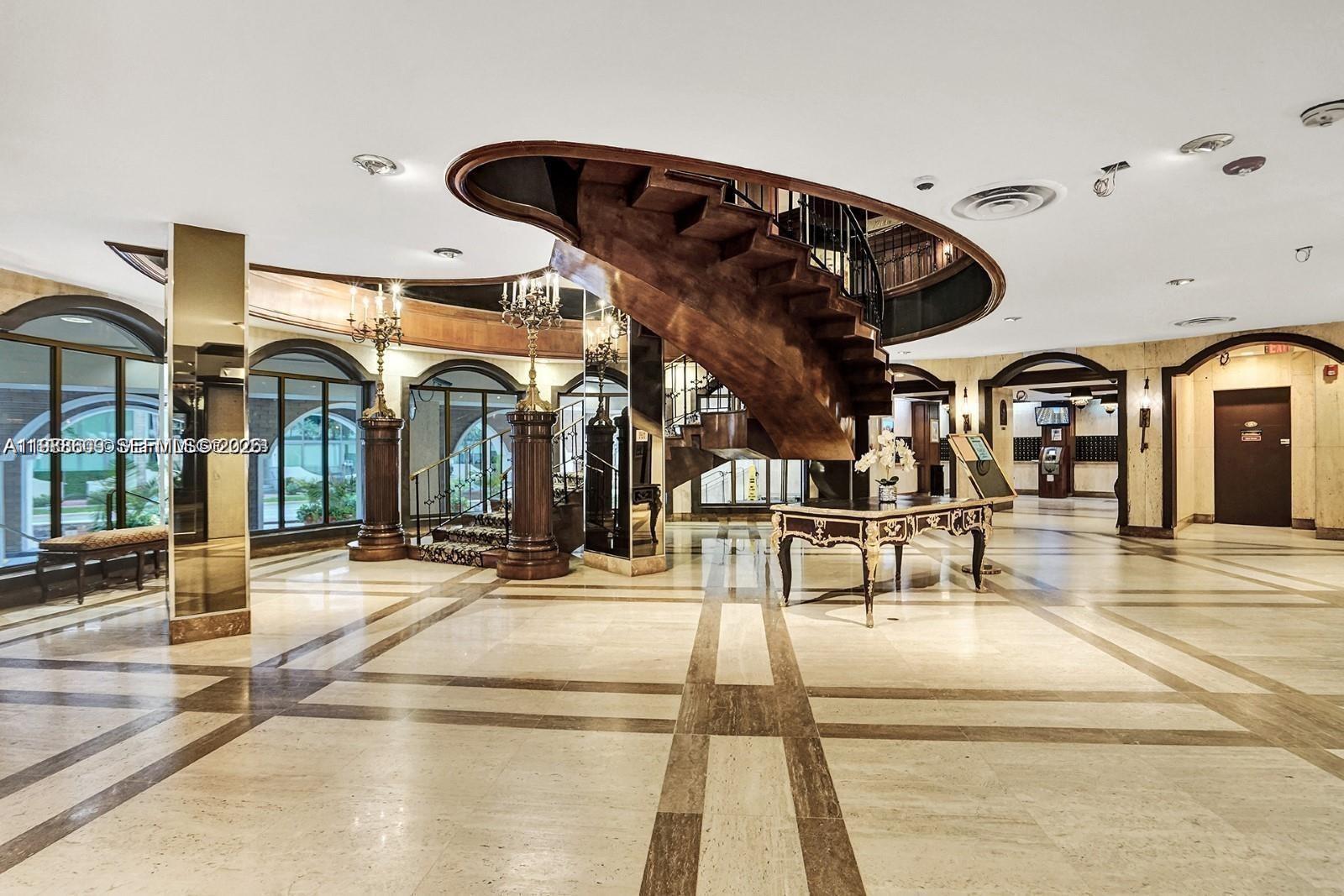 6039 Collins Ave #1710 Miami Beach, FL 33140