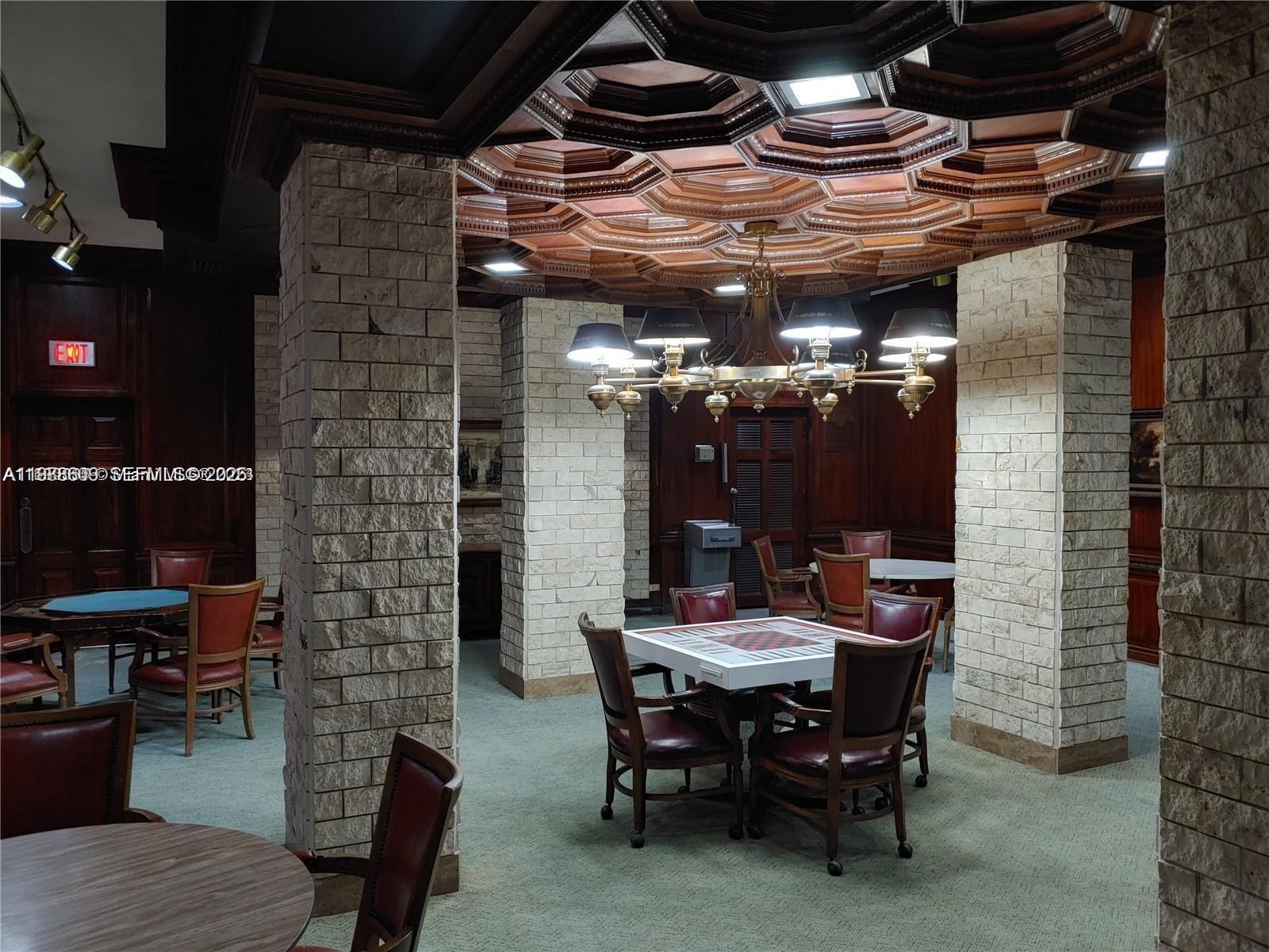 6039 Collins Ave #1710 Miami Beach, FL 33140