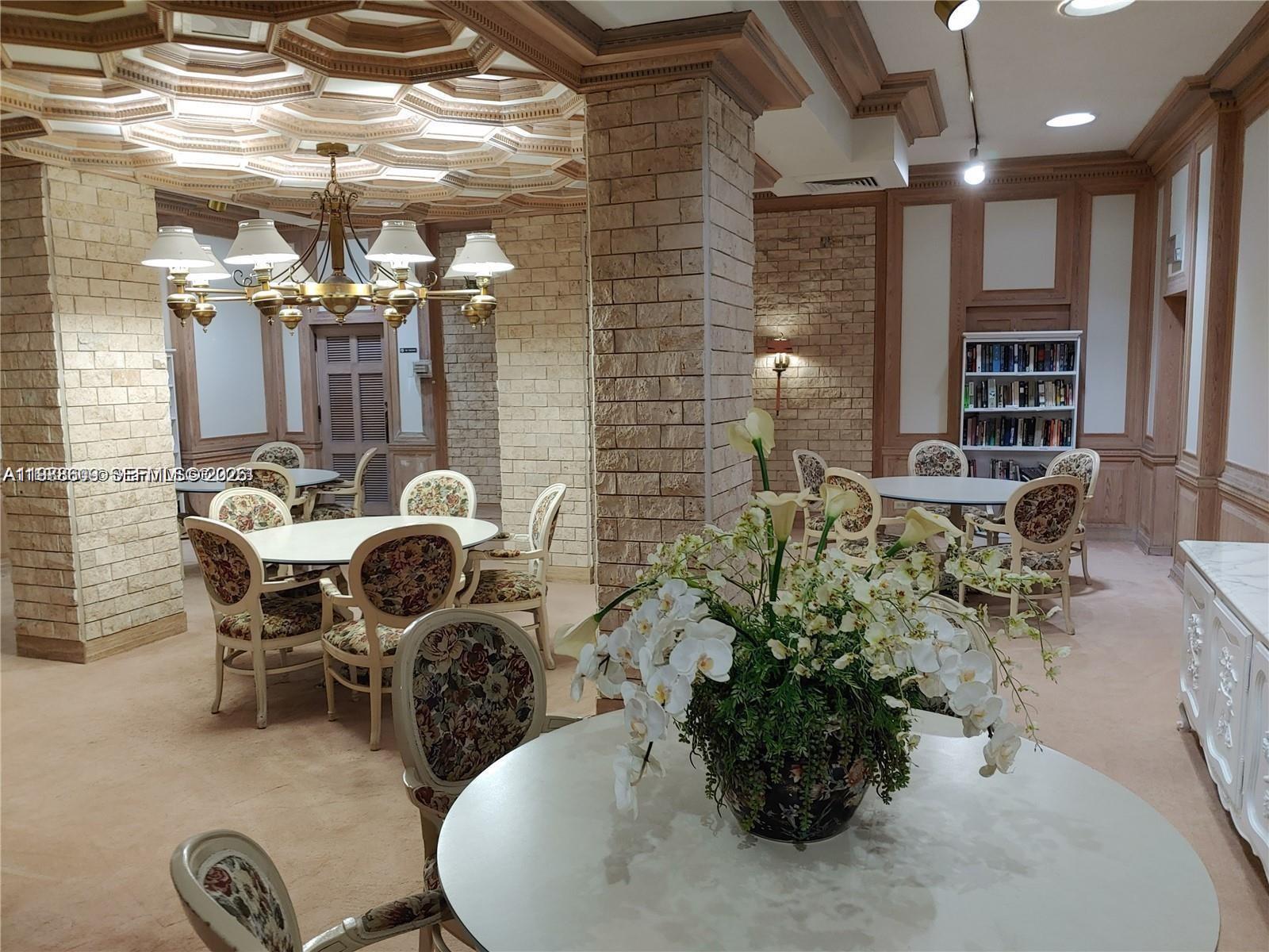 6039 Collins Ave #1710 Miami Beach, FL 33140